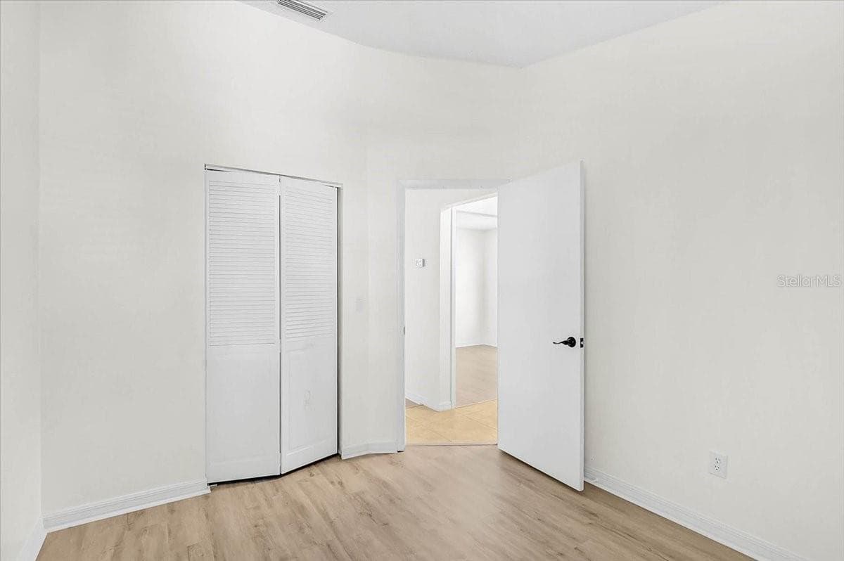 13616 LARAWAY DRIVE — photo 17 of 27