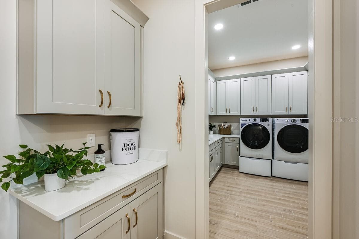 17524 MACARTHUR LOOP — photo 9 of 20