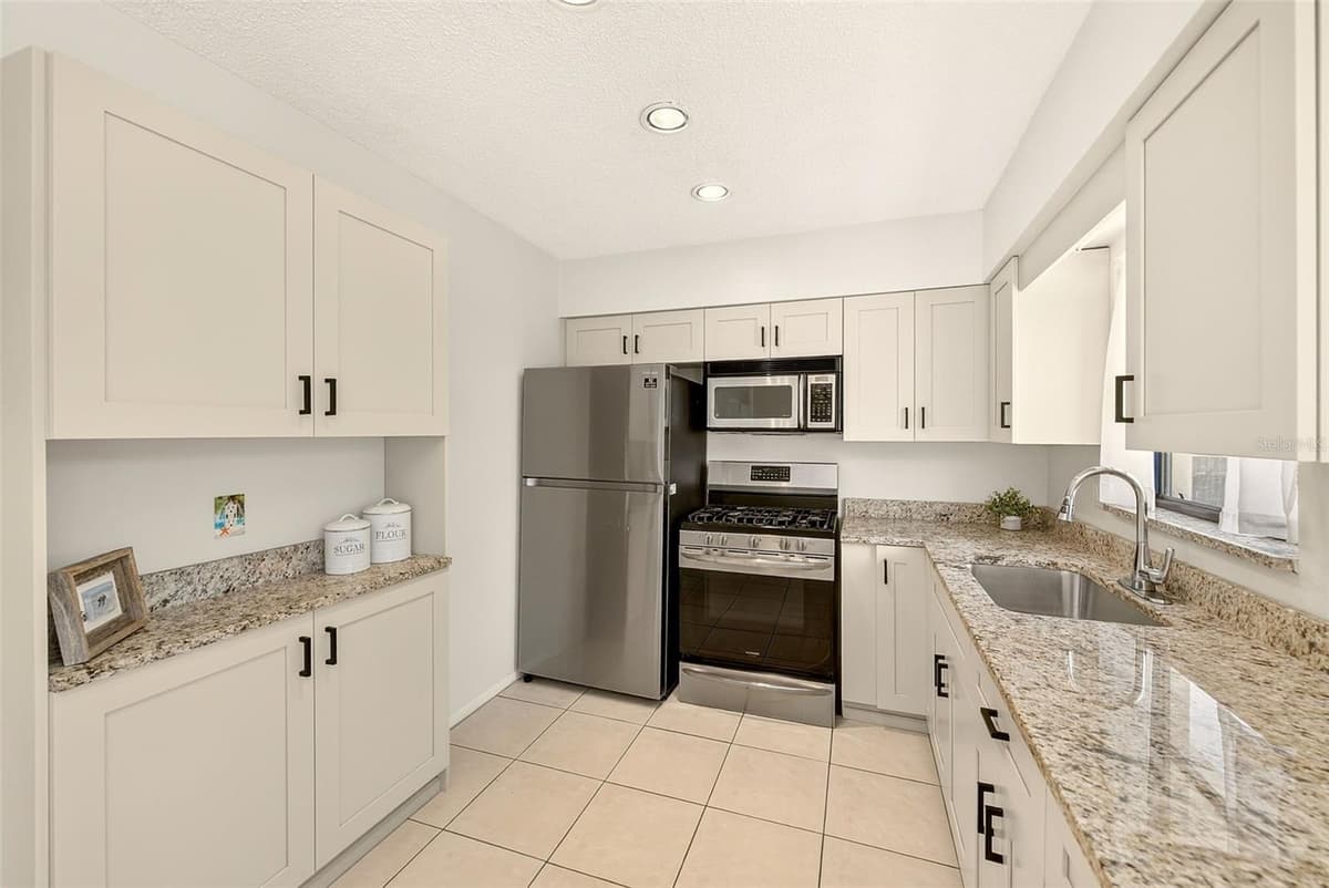 929 BRITTON STREET — photo 13 of 39