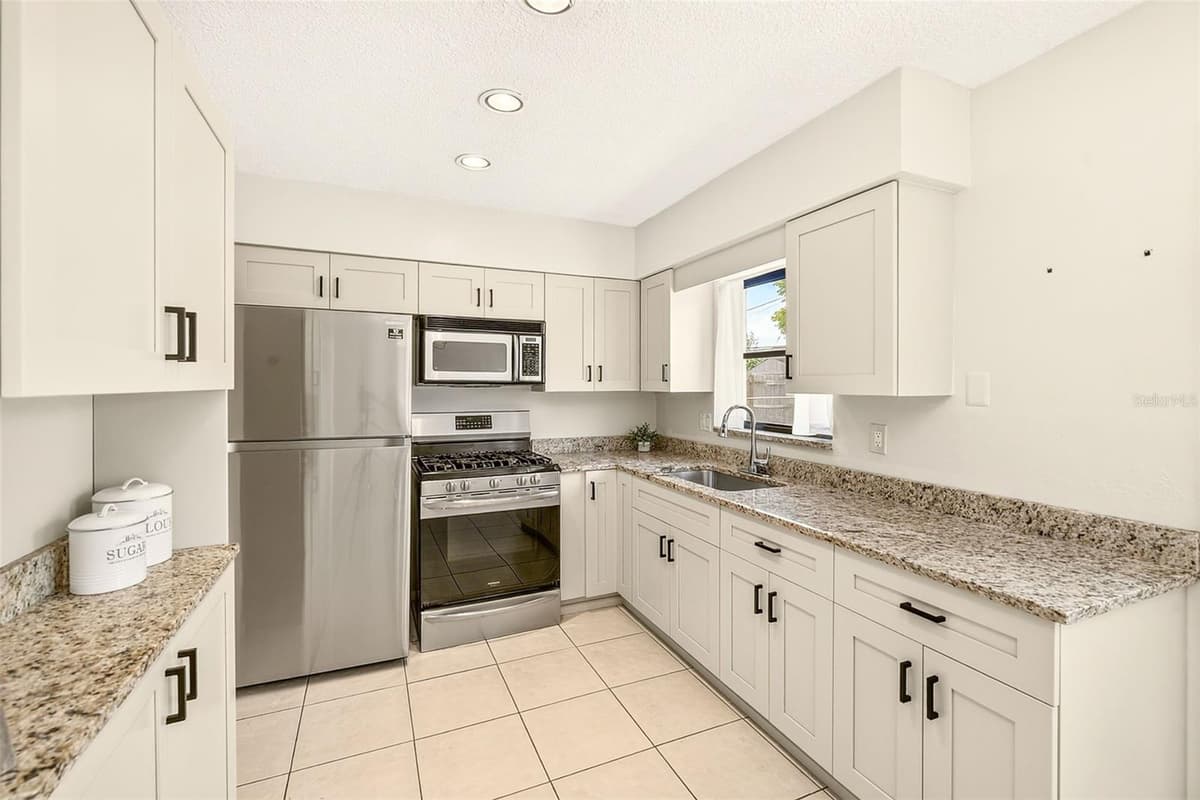 929 BRITTON STREET — photo 12 of 39
