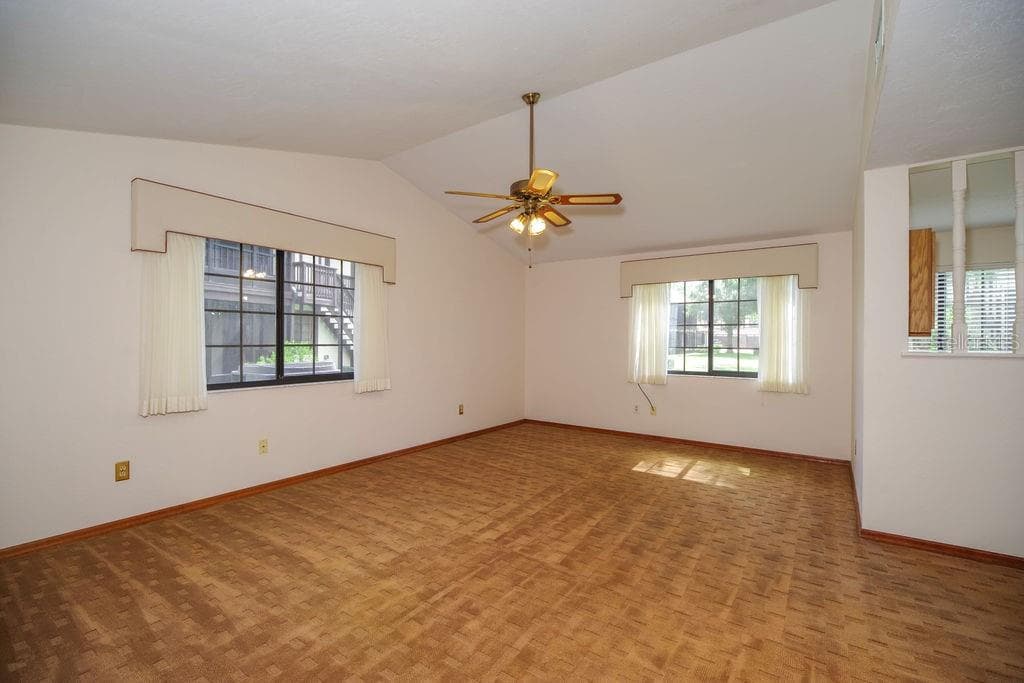 630 GREENWOOD MANOR CIRCLE — photo 10 of 46