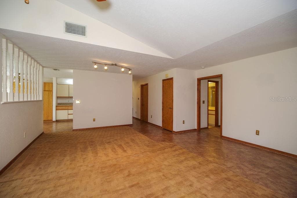 630 GREENWOOD MANOR CIRCLE — photo 11 of 46