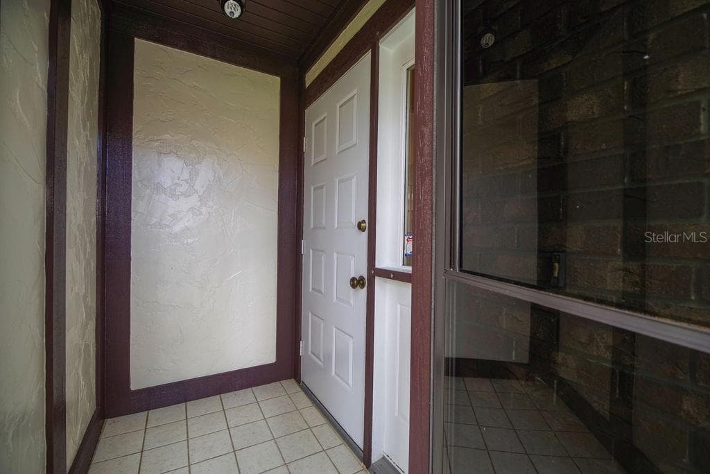 630 GREENWOOD MANOR CIRCLE — photo 7 of 46