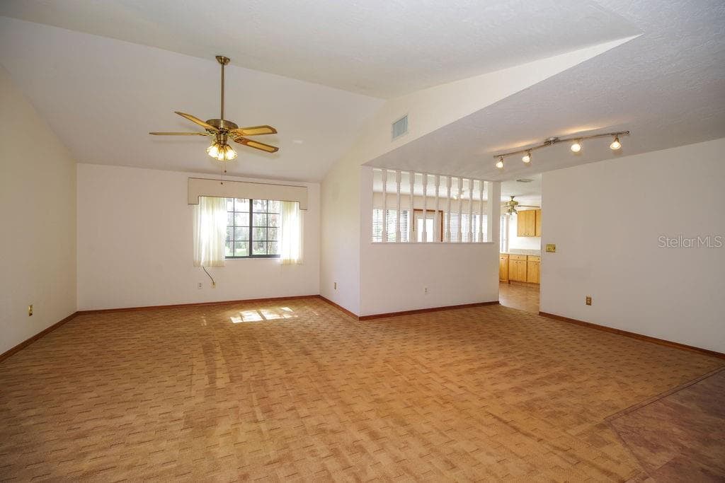 630 GREENWOOD MANOR CIRCLE — photo 9 of 46
