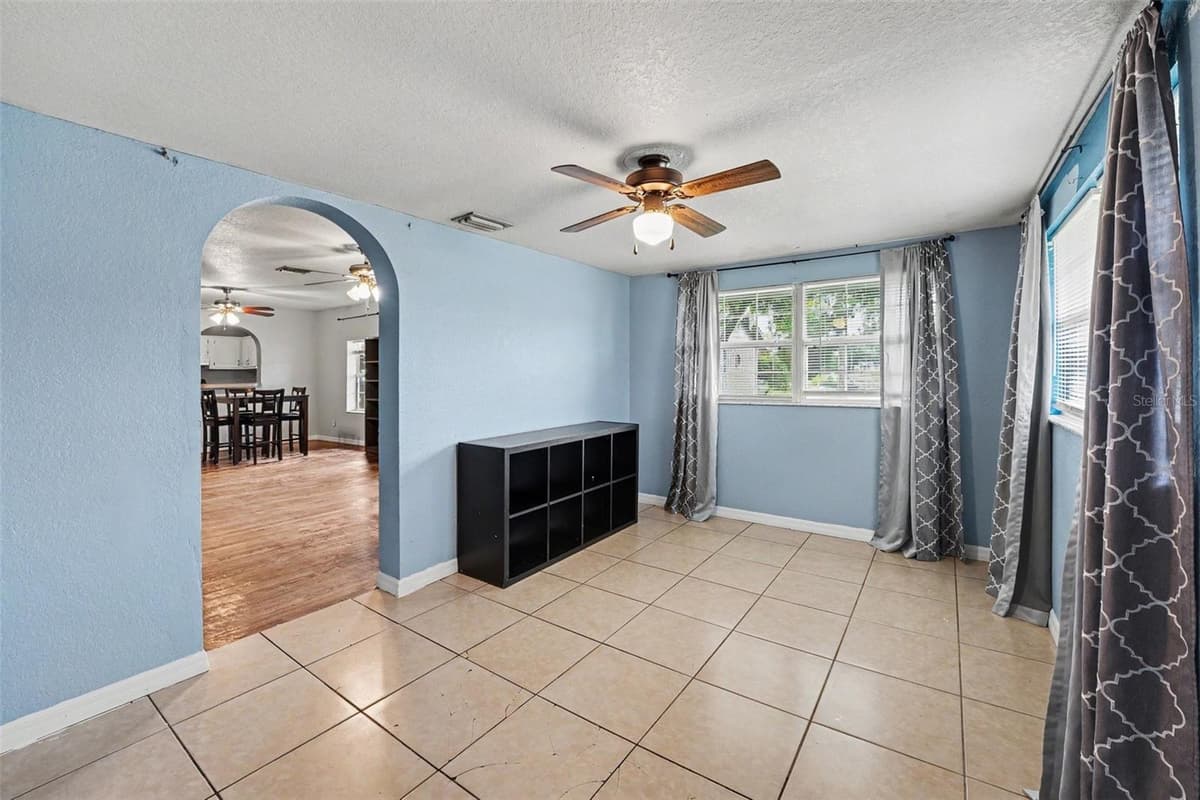 406 PHOSPHATE BOULEVARD — photo 4 of 26
