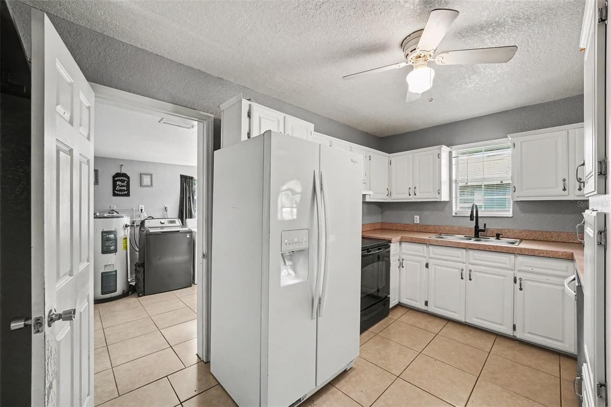 406 PHOSPHATE BOULEVARD — photo 8 of 26