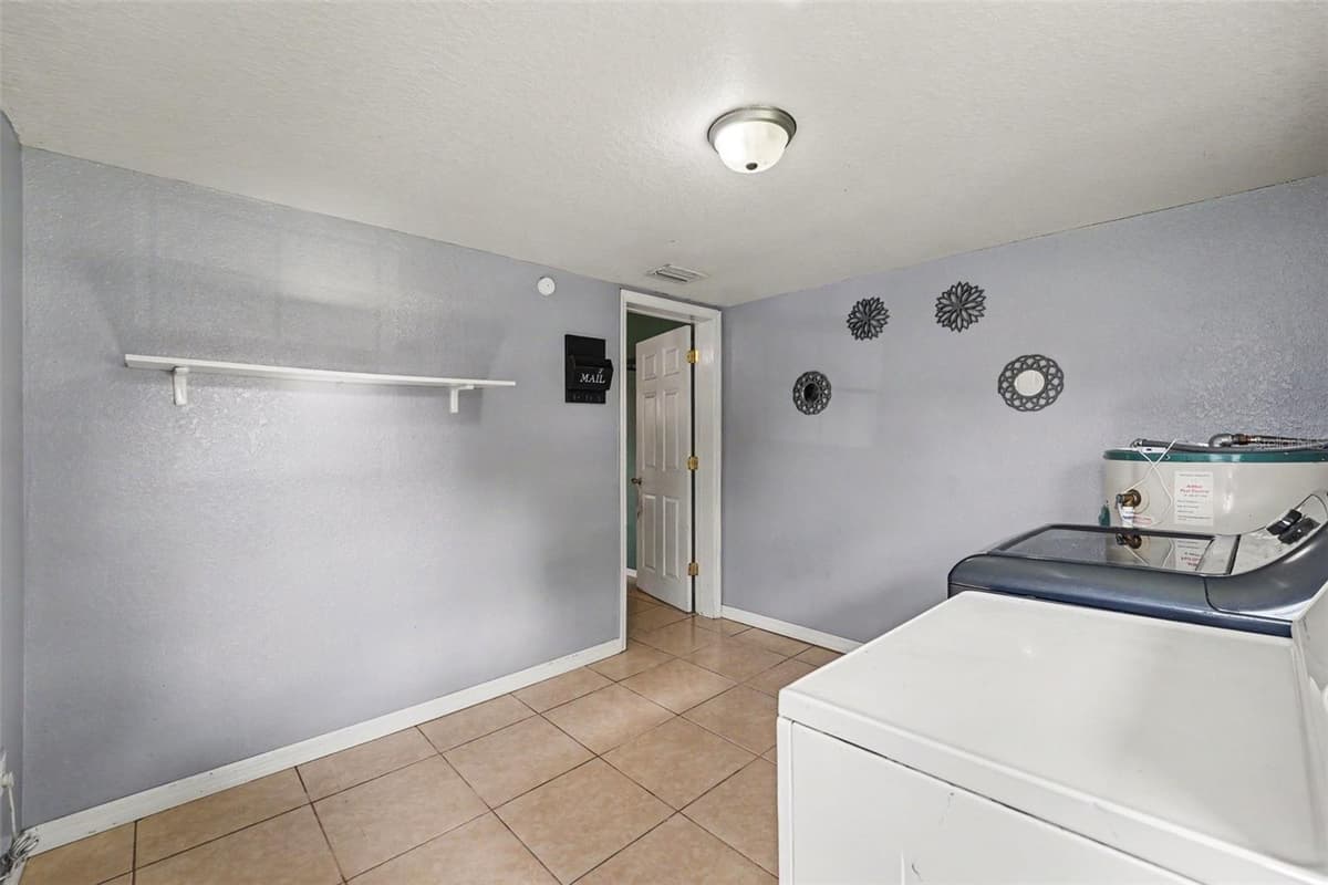 406 PHOSPHATE BOULEVARD — photo 20 of 26