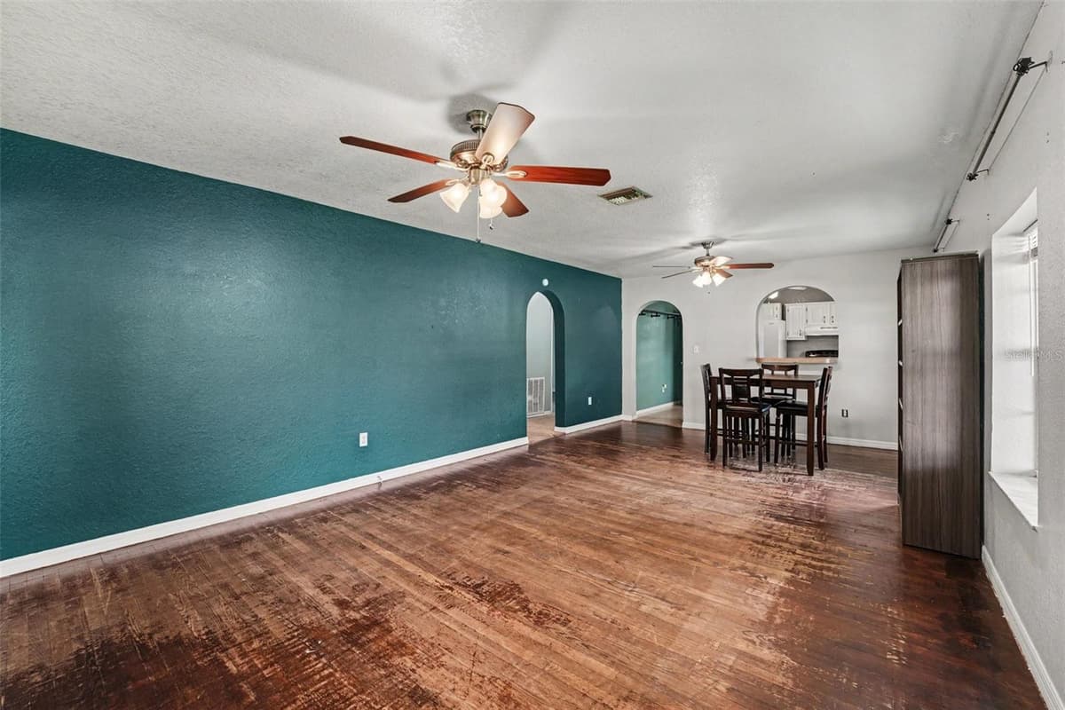 406 PHOSPHATE BOULEVARD — photo 6 of 26