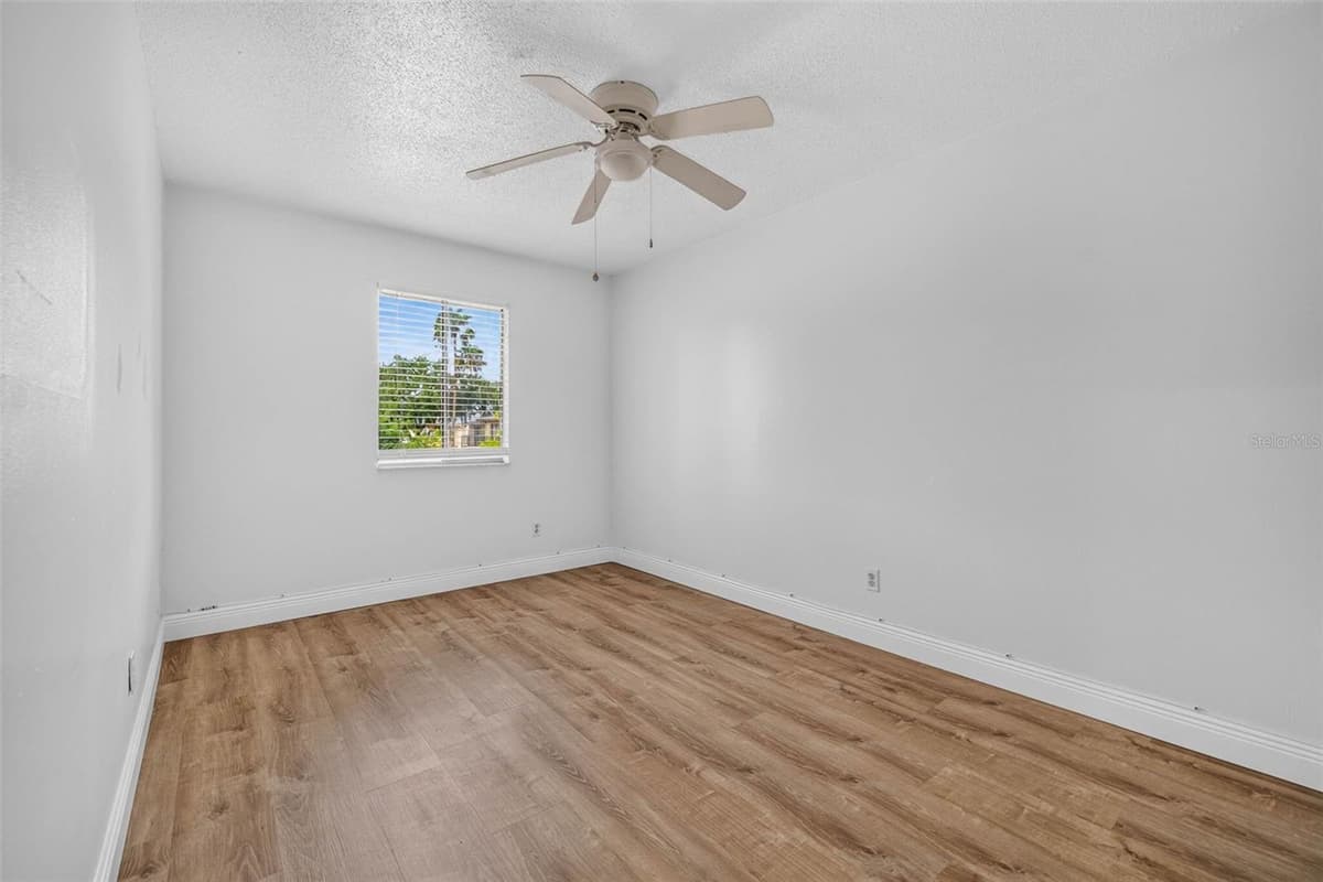9005 PEBBLE CREEK DRIVE — photo 19 of 26
