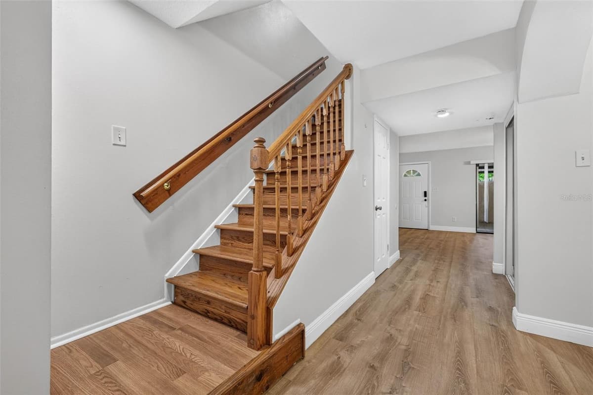 9005 PEBBLE CREEK DRIVE — photo 15 of 26