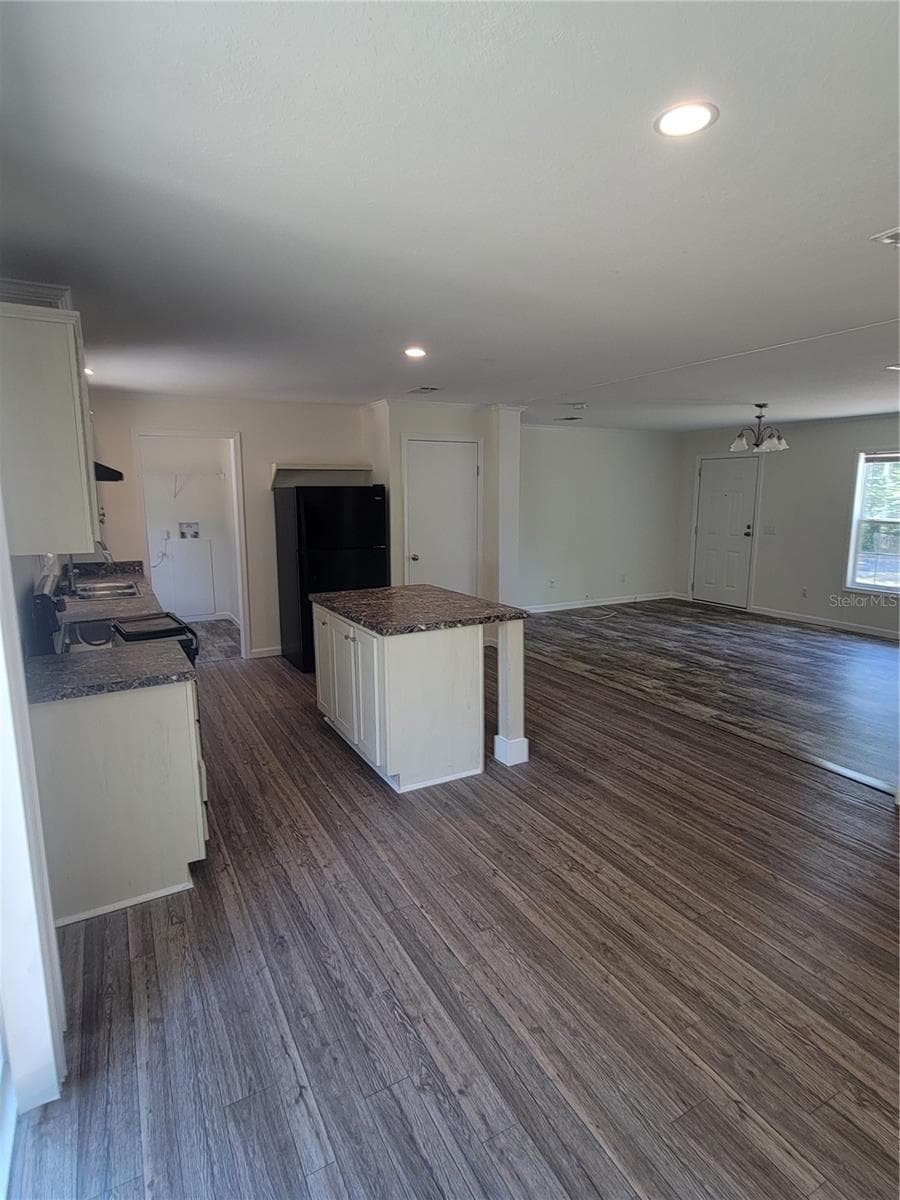 2435 MYER AVENUE — photo 3 of 8