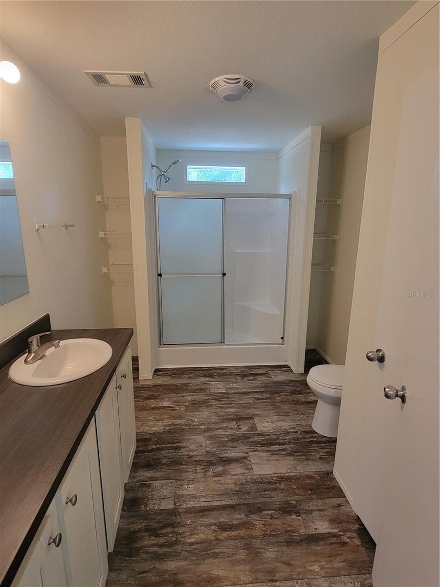 2435 MYER AVENUE — photo 6 of 8