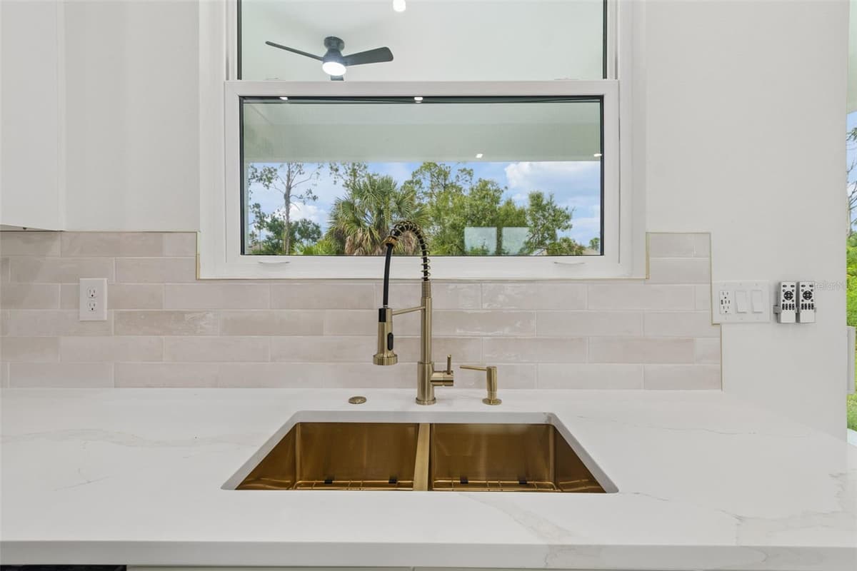 2277 SIMONTON AVENUE — photo 47 of 70