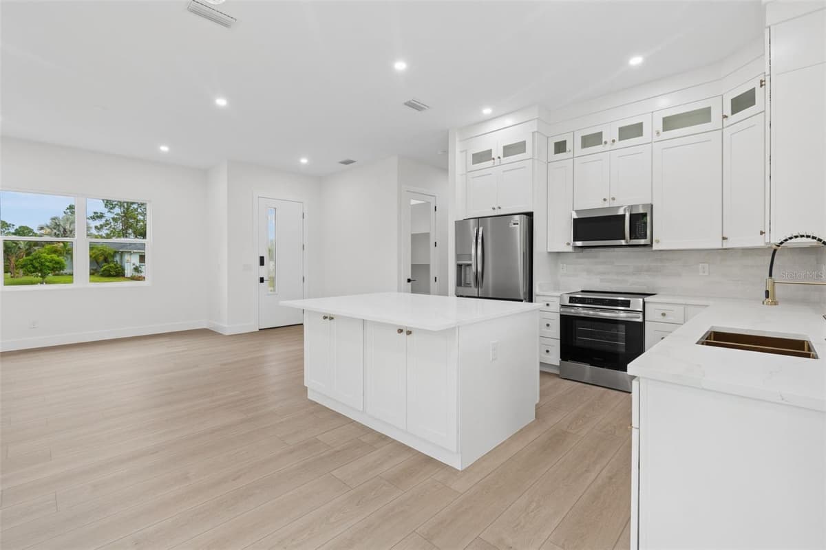 2277 SIMONTON AVENUE — photo 48 of 70