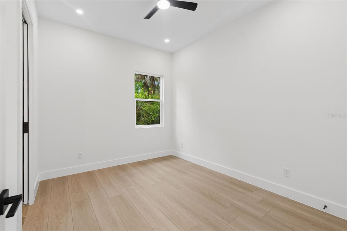 2277 SIMONTON AVENUE — photo 33 of 70