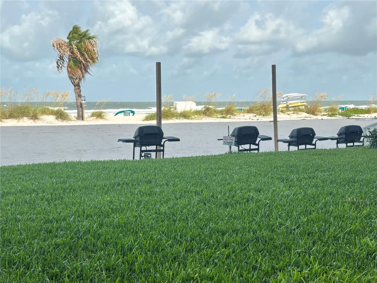 9980 GULF BOULEVARD — photo 17 of 19