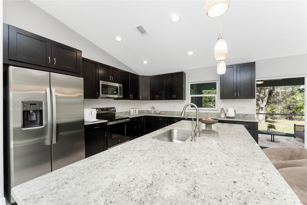 3113 VIRGIL STREET — photo 7 of 34