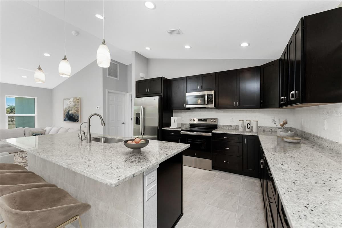 3113 VIRGIL STREET — photo 10 of 34