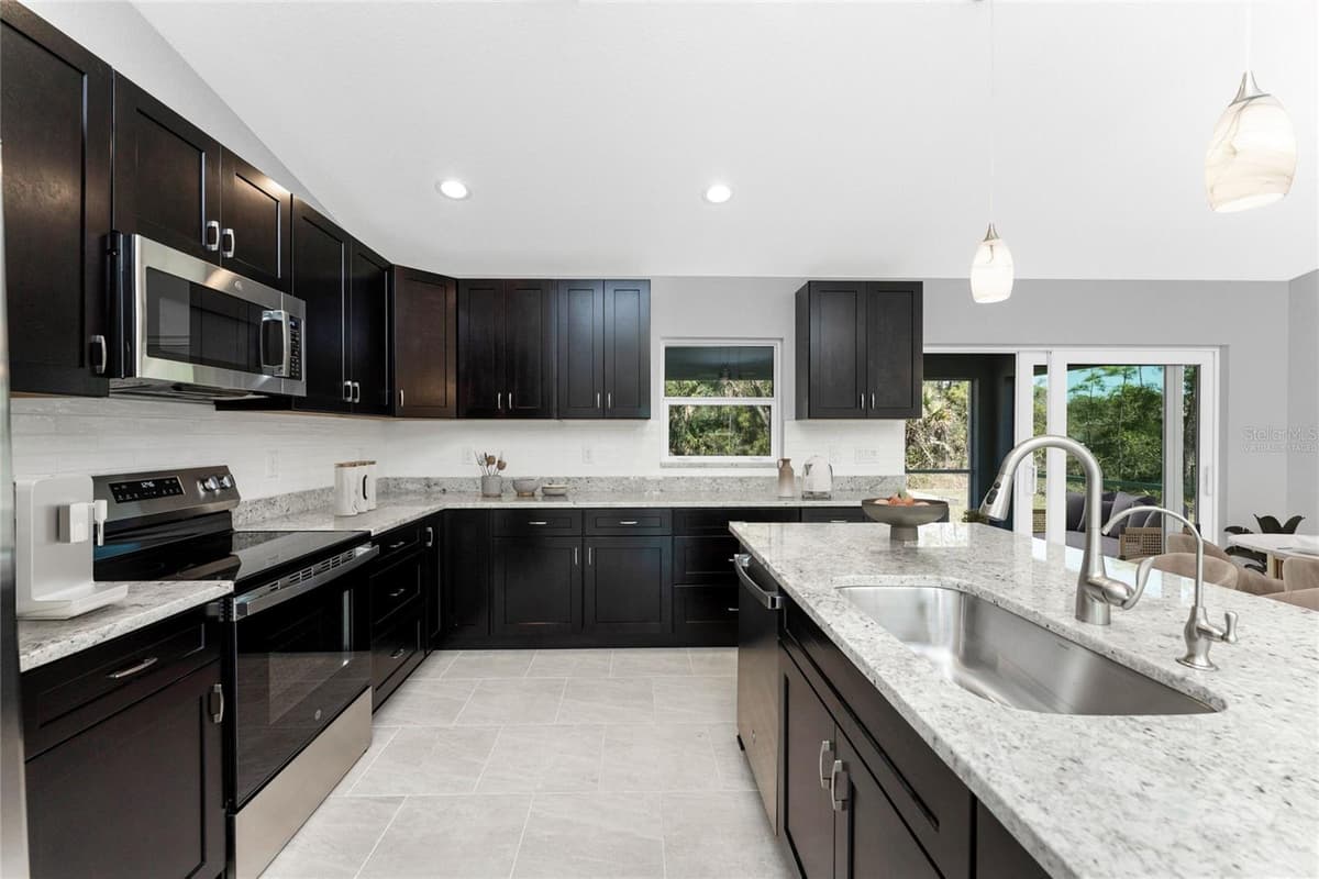 3113 VIRGIL STREET — photo 8 of 34