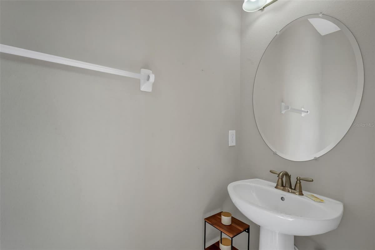 7685 FAIRFAX DRIVE — photo 33 of 52