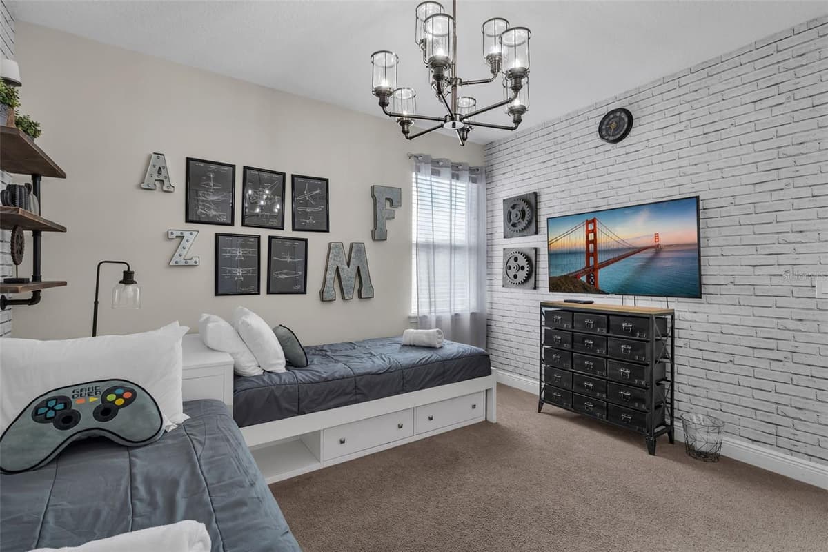 7685 FAIRFAX DRIVE — photo 19 of 52