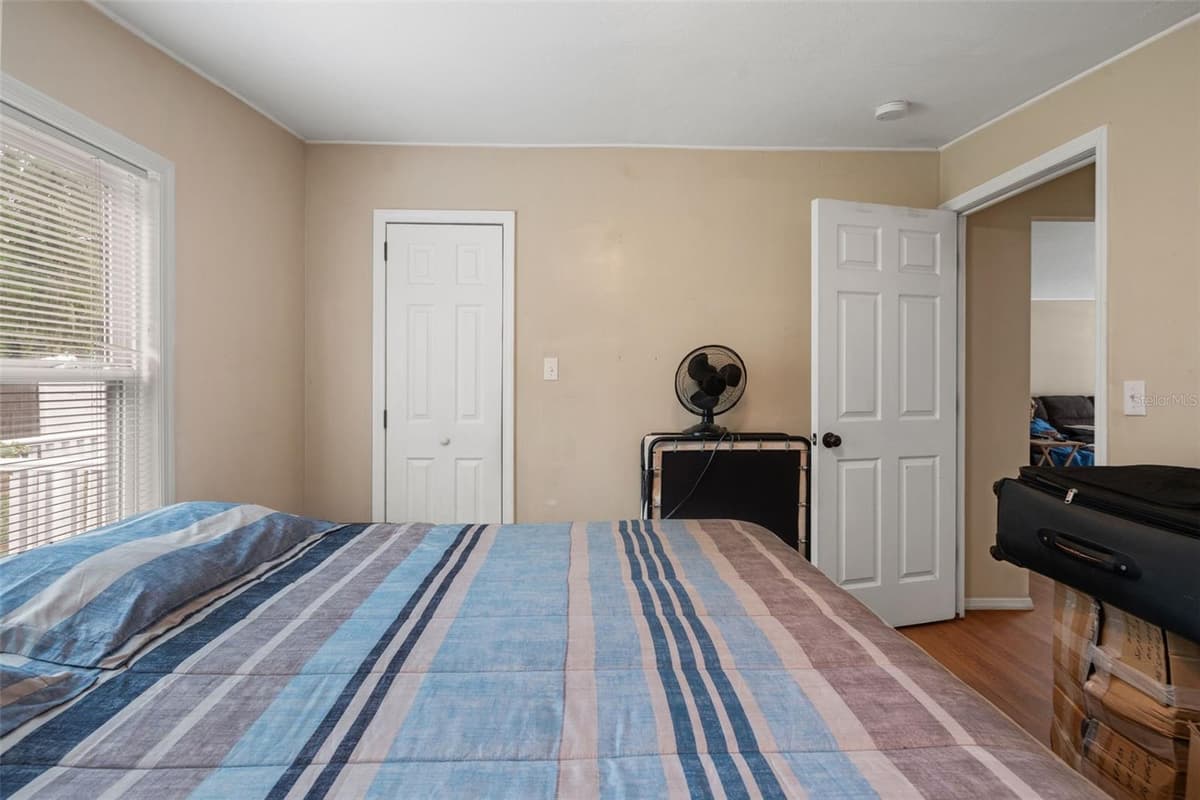 237 MONROE AVENUE — photo 16 of 35