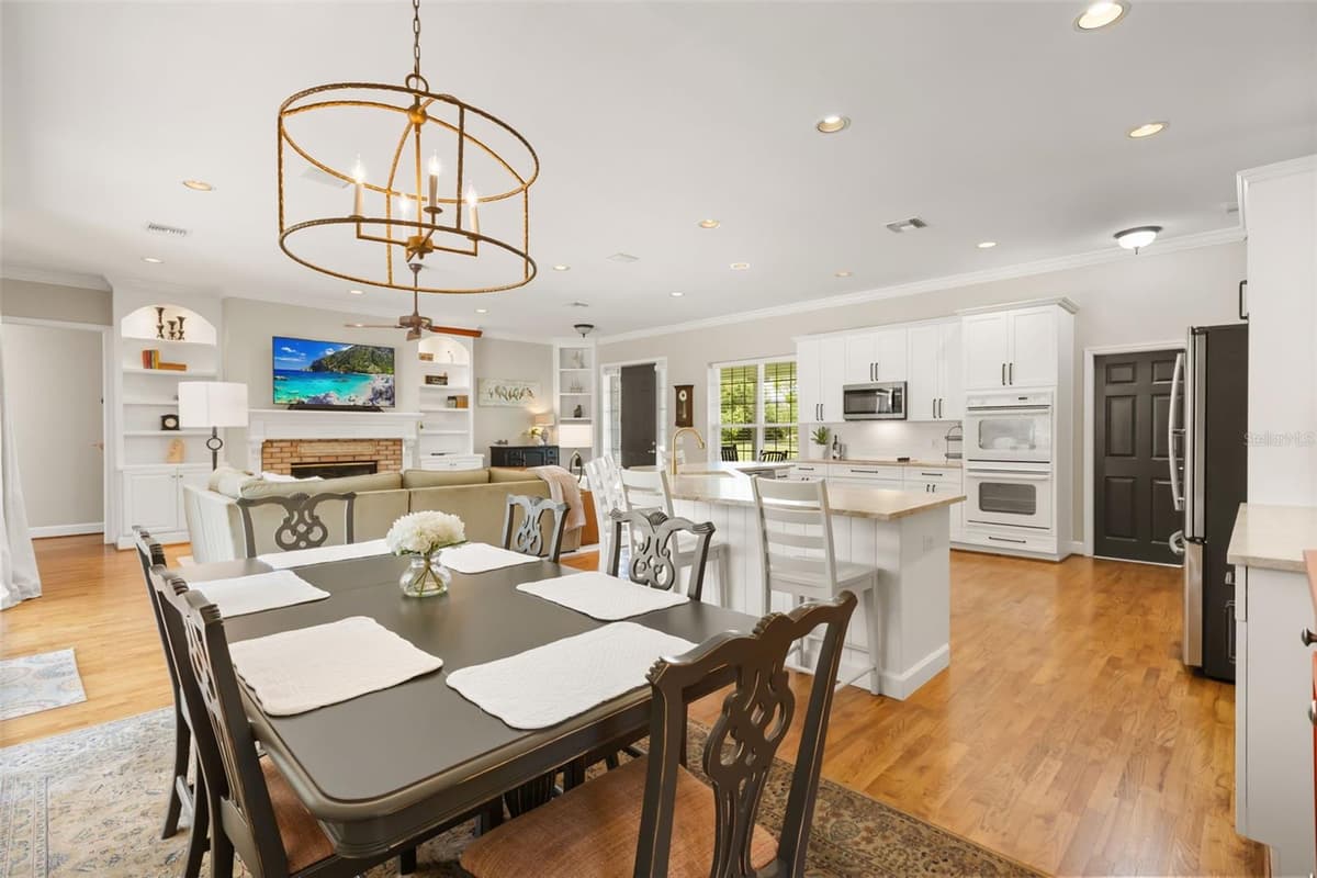 9718 QUIET LANE — photo 9 of 47