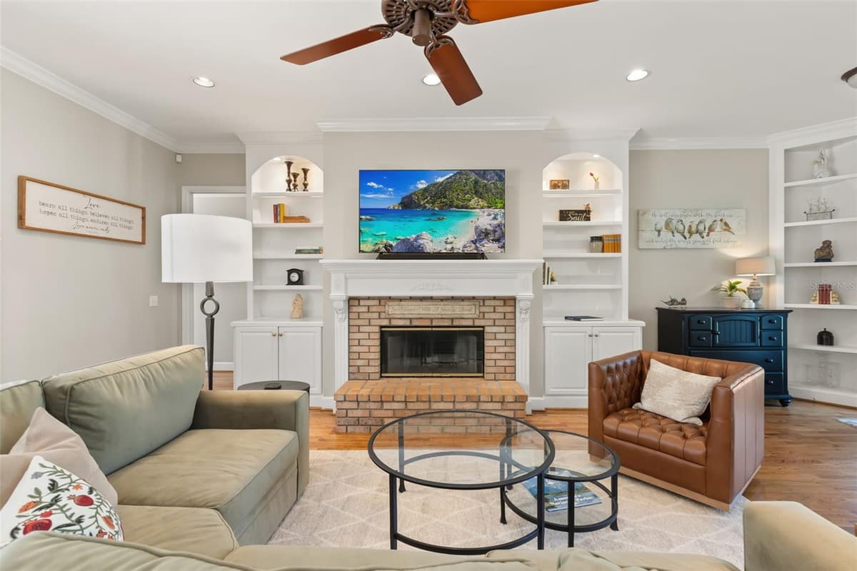 9718 QUIET LANE — photo 4 of 47