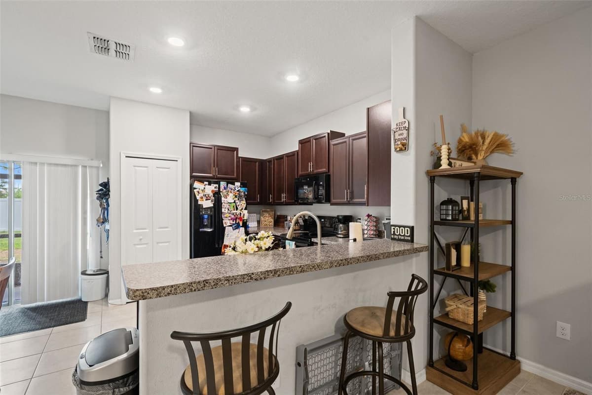 7627 FRENCH MARIGOLD AVENUE — photo 15 of 70