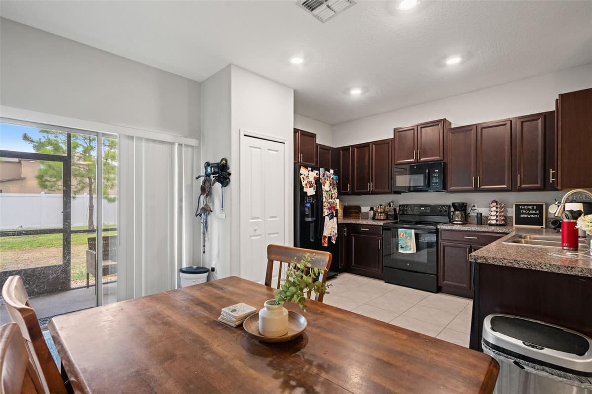 7627 FRENCH MARIGOLD AVENUE — photo 16 of 70
