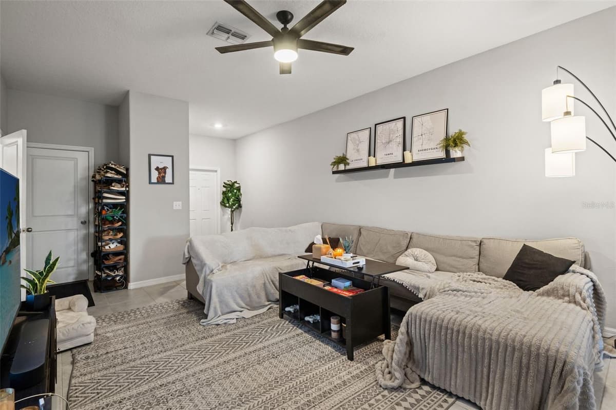 7627 FRENCH MARIGOLD AVENUE — photo 5 of 70