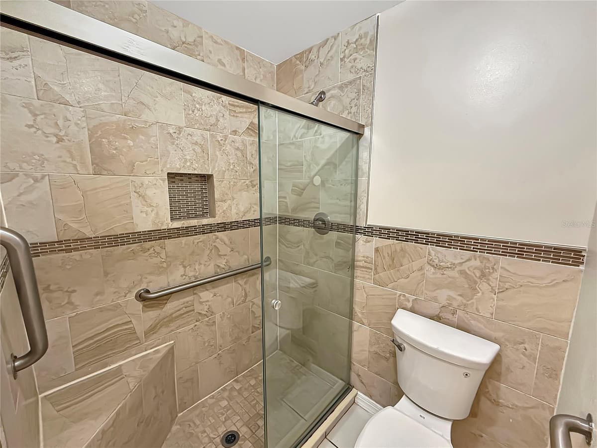 506 HARVARD PLACE — photo 17 of 25