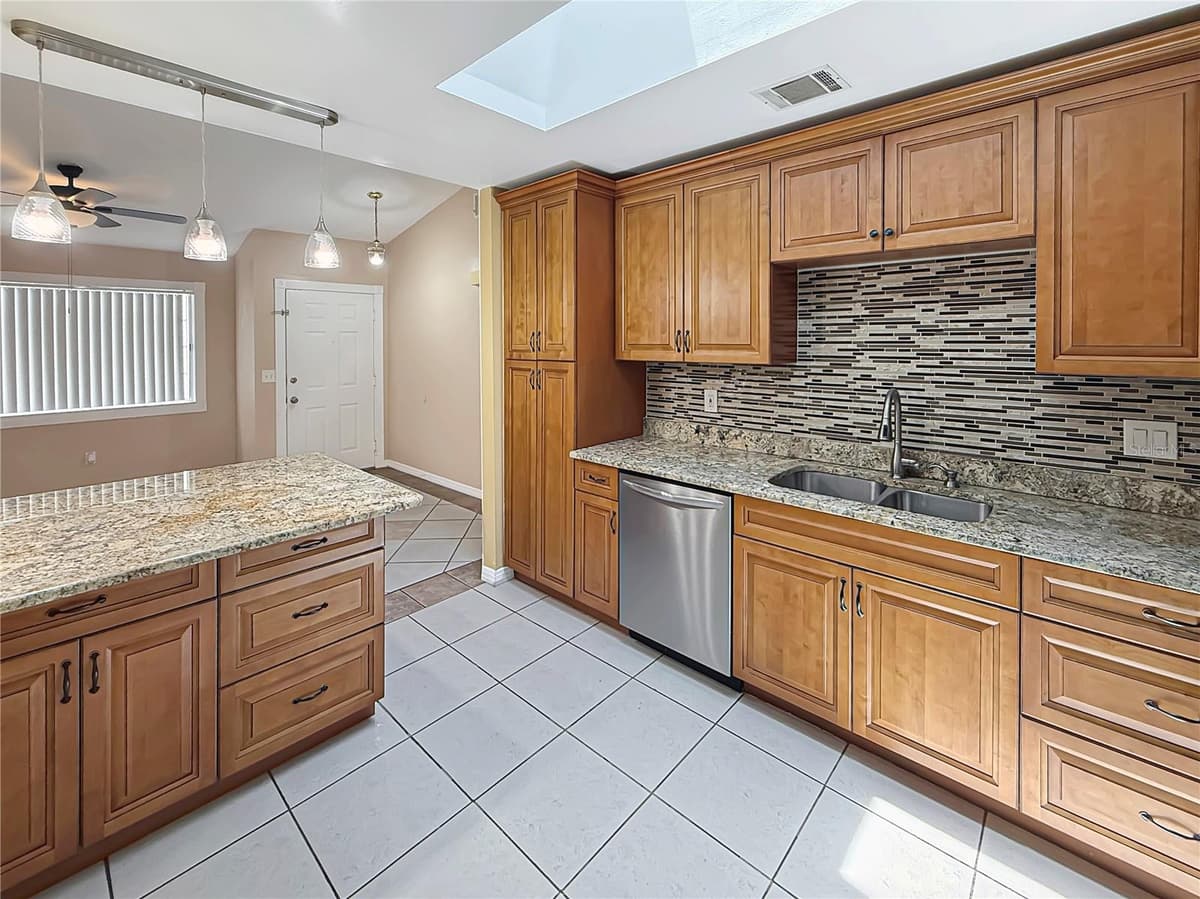 506 HARVARD PLACE — photo 12 of 25