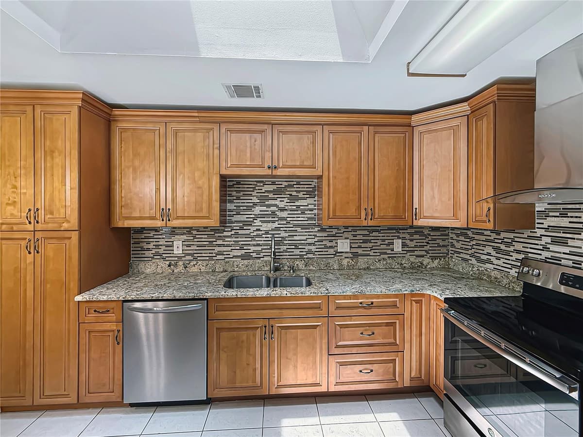 506 HARVARD PLACE — photo 11 of 25