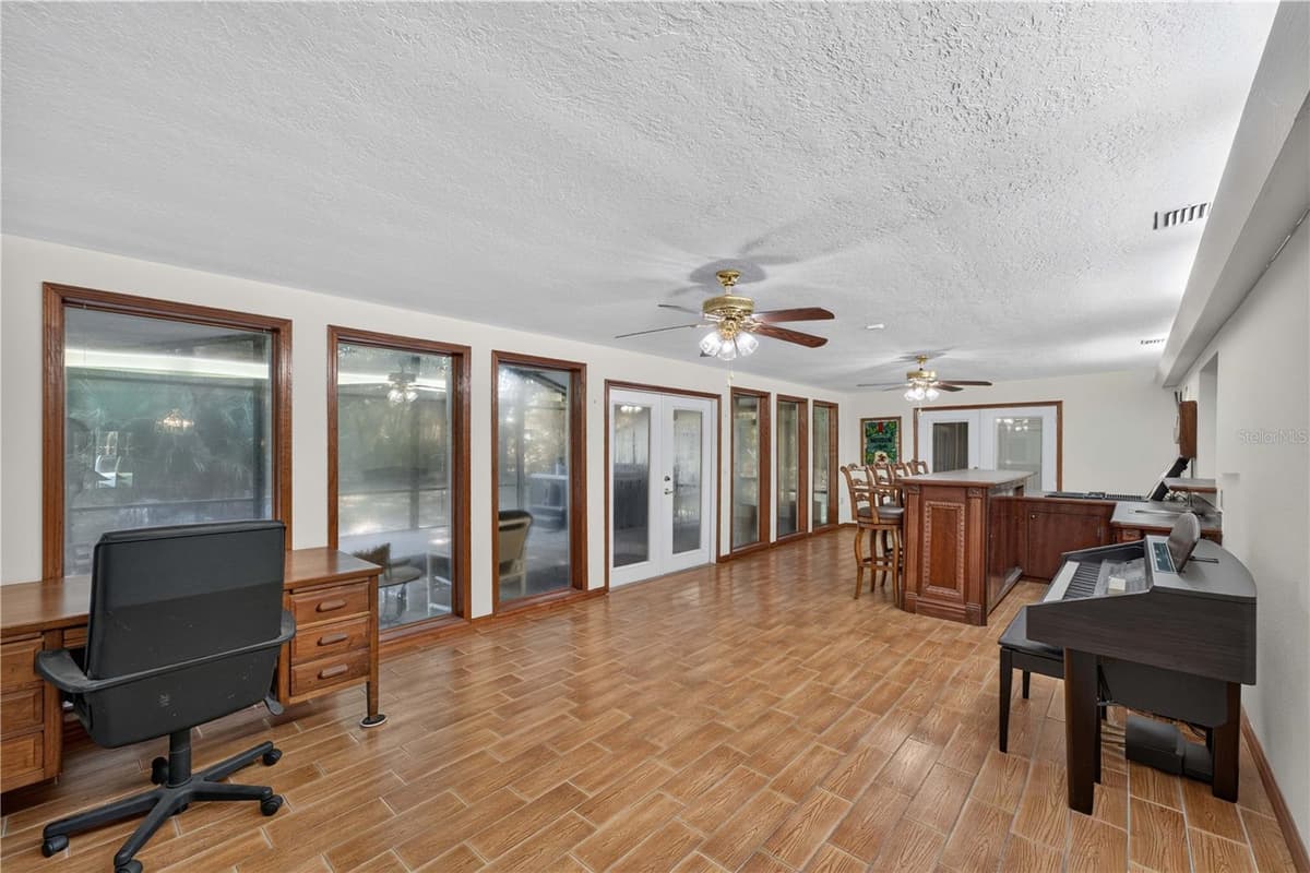 3385 WOODBERRY COURT — photo 8 of 49