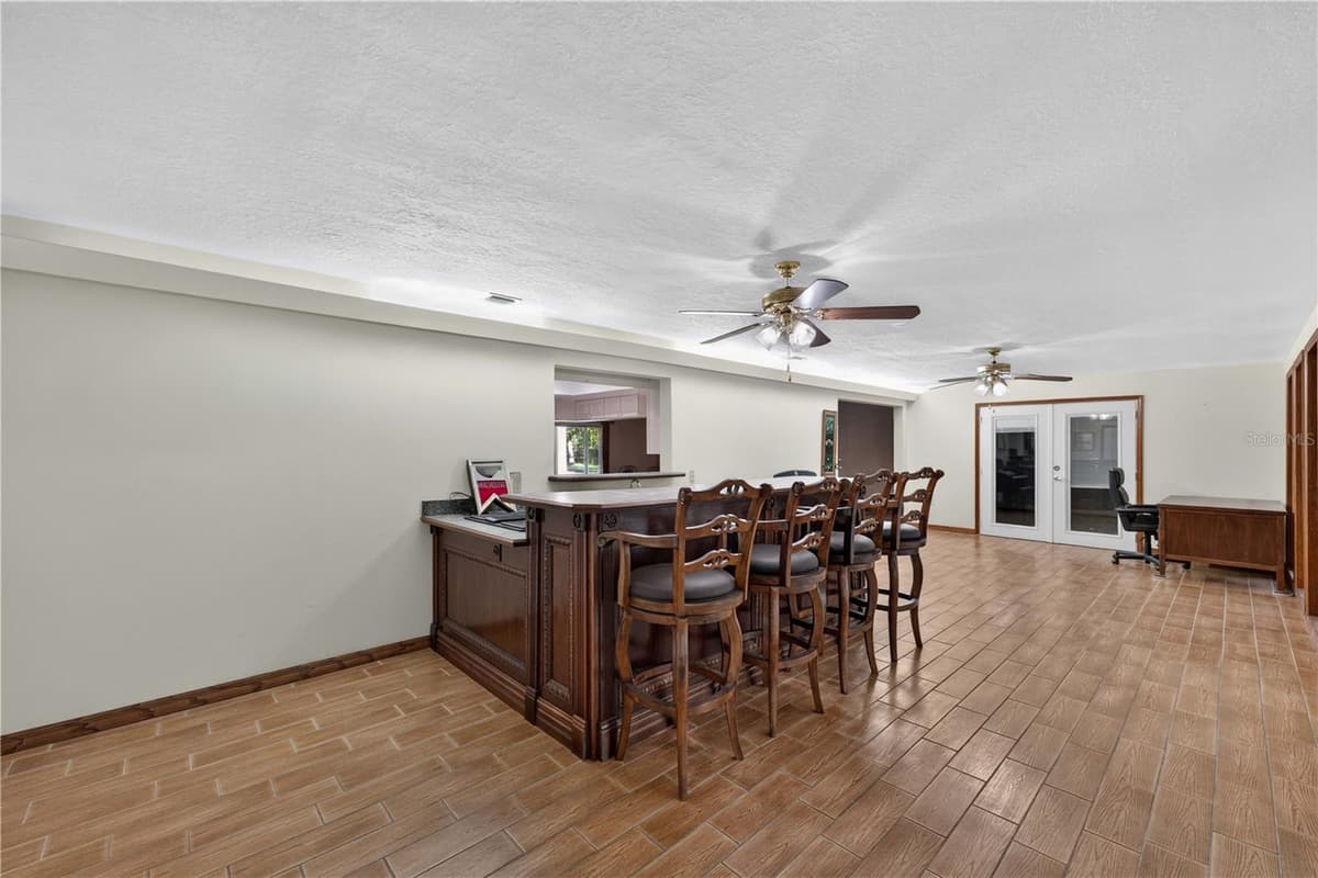 3385 WOODBERRY COURT — photo 9 of 49
