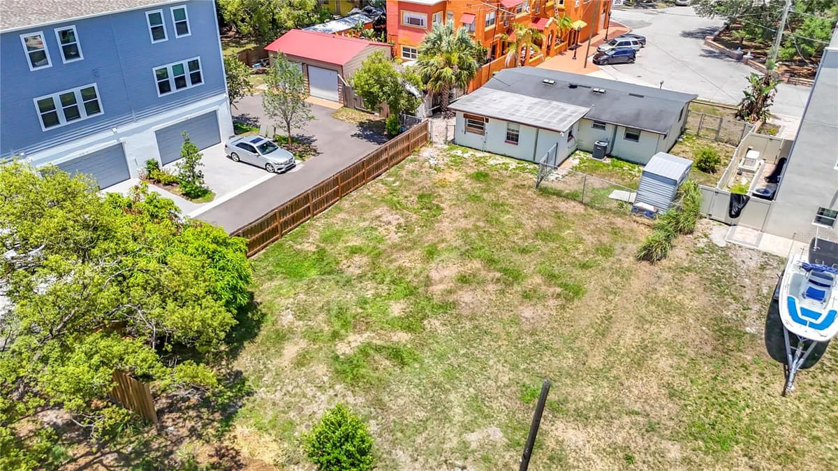 2304 HIGHLAND AVENUE — photo 3 of 31