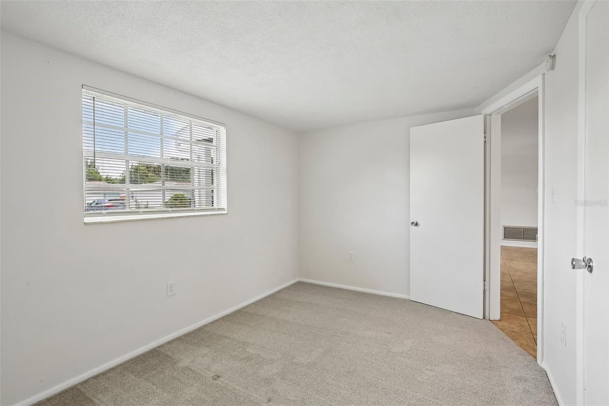 7821 SAGEBRUSH DRIVE — photo 14 of 22