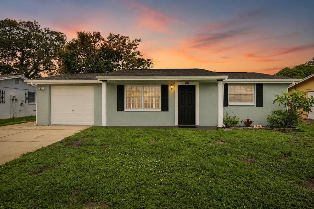 7821 SAGEBRUSH DRIVE — photo 1 of 22