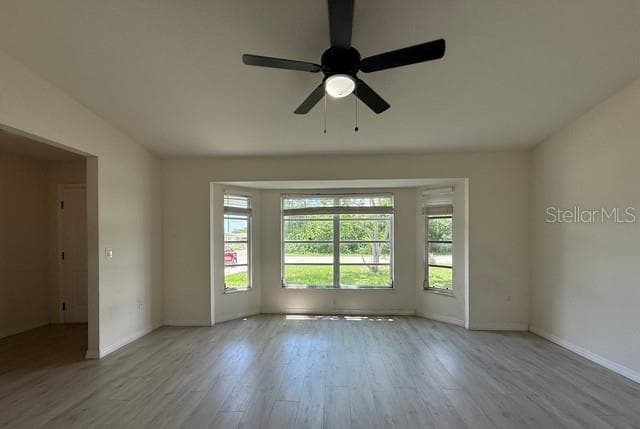 3098 BEACON DRIVE — photo 7 of 41