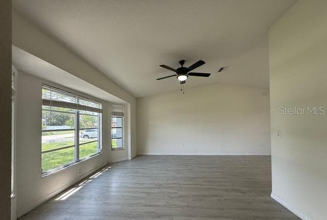 3098 BEACON DRIVE — photo 5 of 41