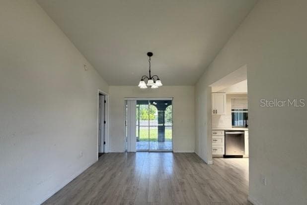 3098 BEACON DRIVE — photo 10 of 41