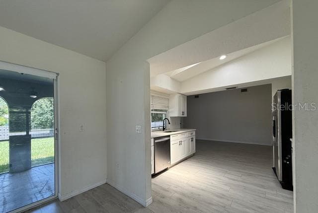 3098 BEACON DRIVE — photo 11 of 41