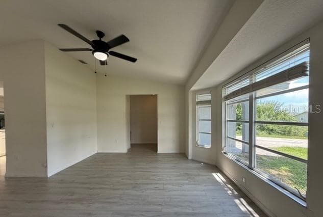 3098 BEACON DRIVE — photo 8 of 41