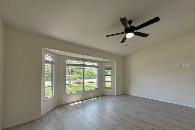 3098 BEACON DRIVE — photo 6 of 41