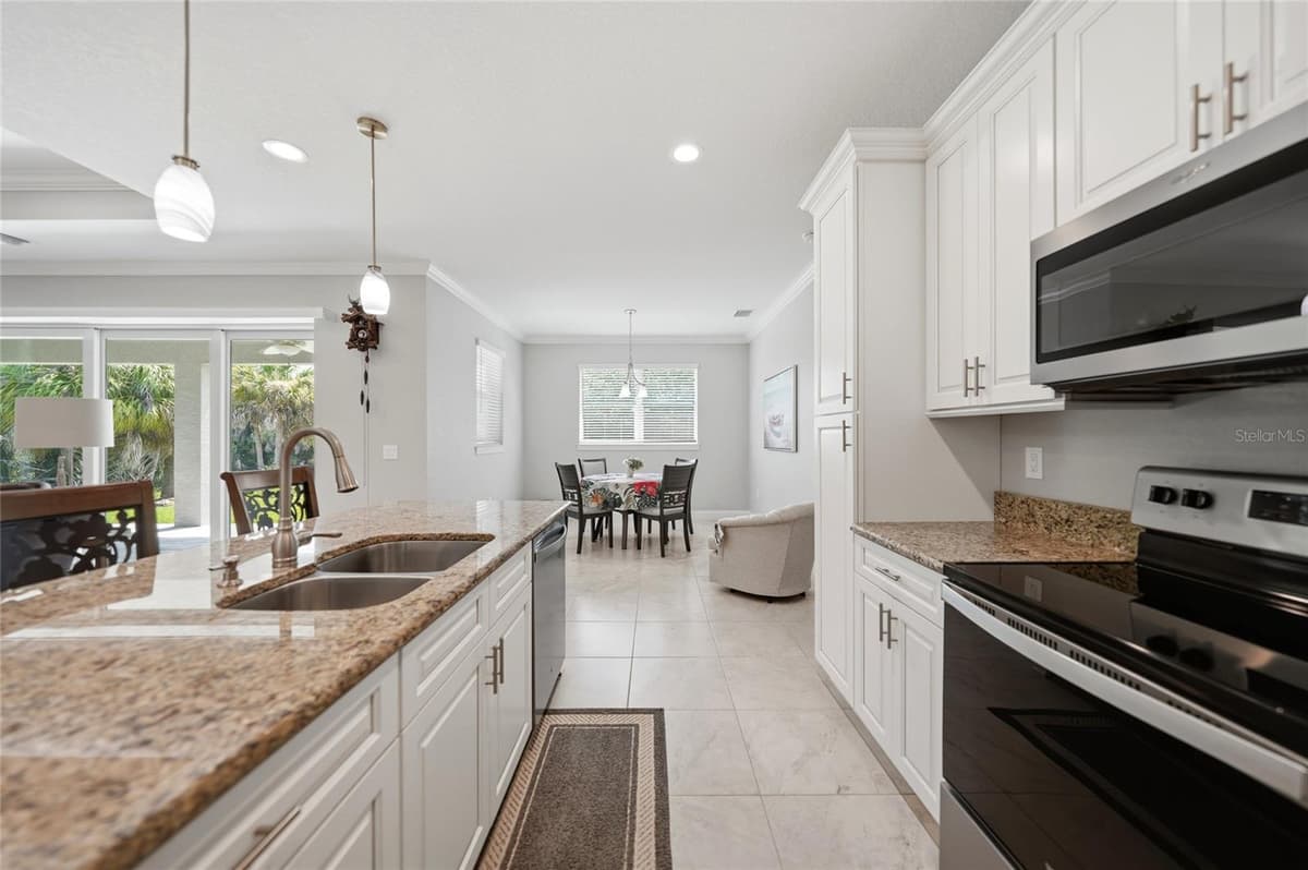 1182 YORKSHIRE STREET — photo 18 of 47