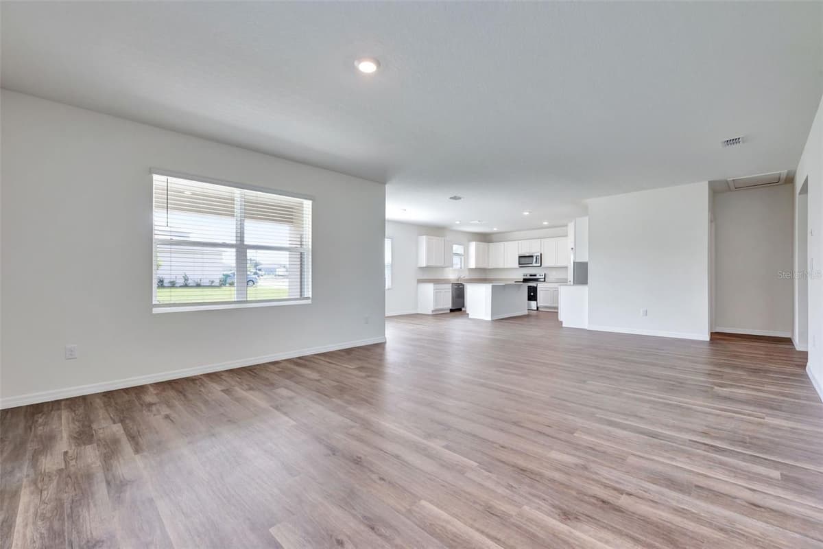 352q RODEN ROAD — photo 5 of 28