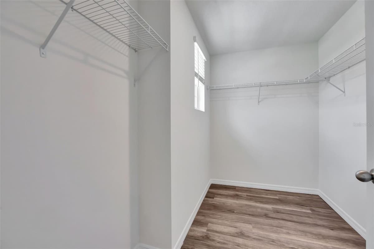 352q RODEN ROAD — photo 24 of 28
