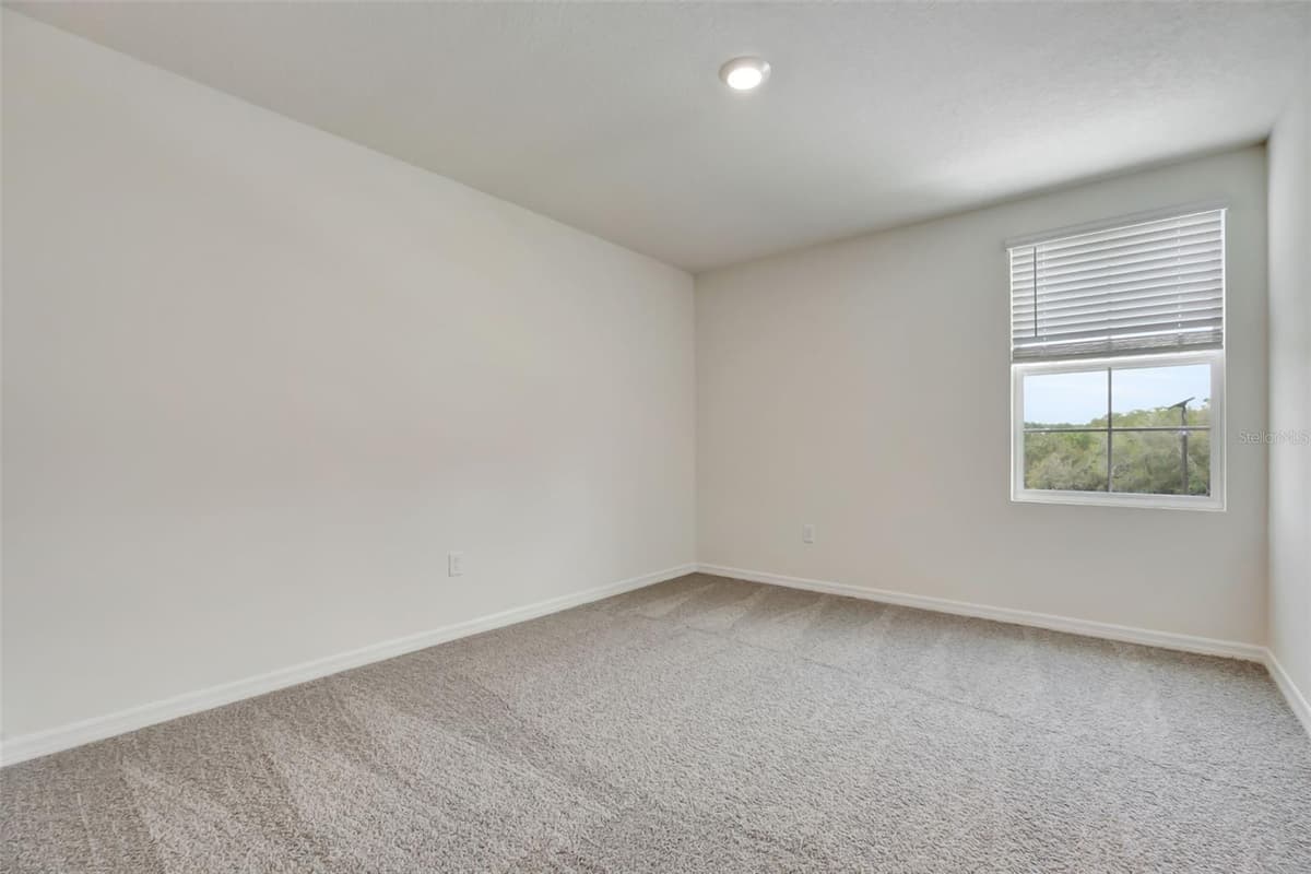 352q RODEN ROAD — photo 25 of 28