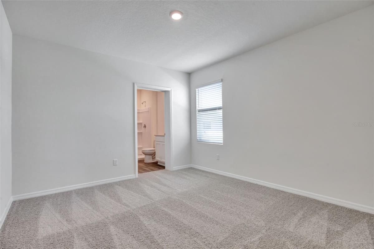 352q RODEN ROAD — photo 15 of 28